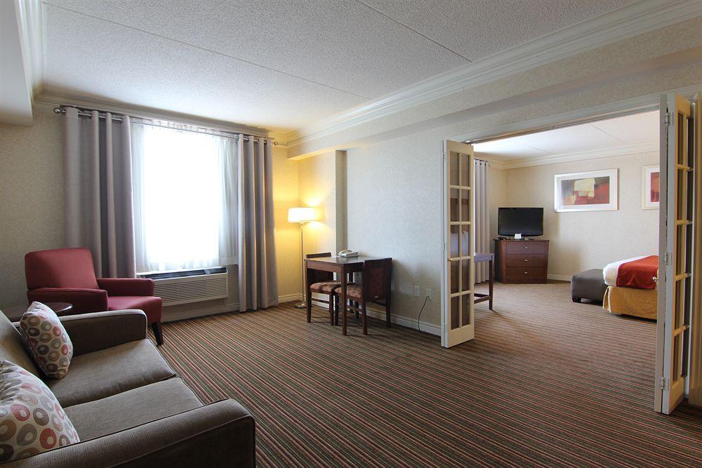 Holiday Inn Express Whitby Oshawa By Ihg Bagian luar foto