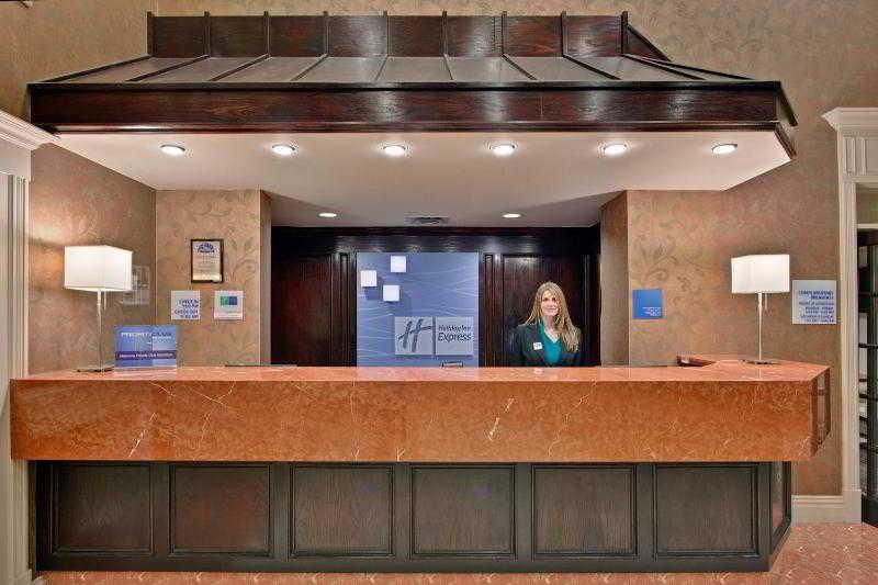 Holiday Inn Express Whitby Oshawa By Ihg Bagian luar foto