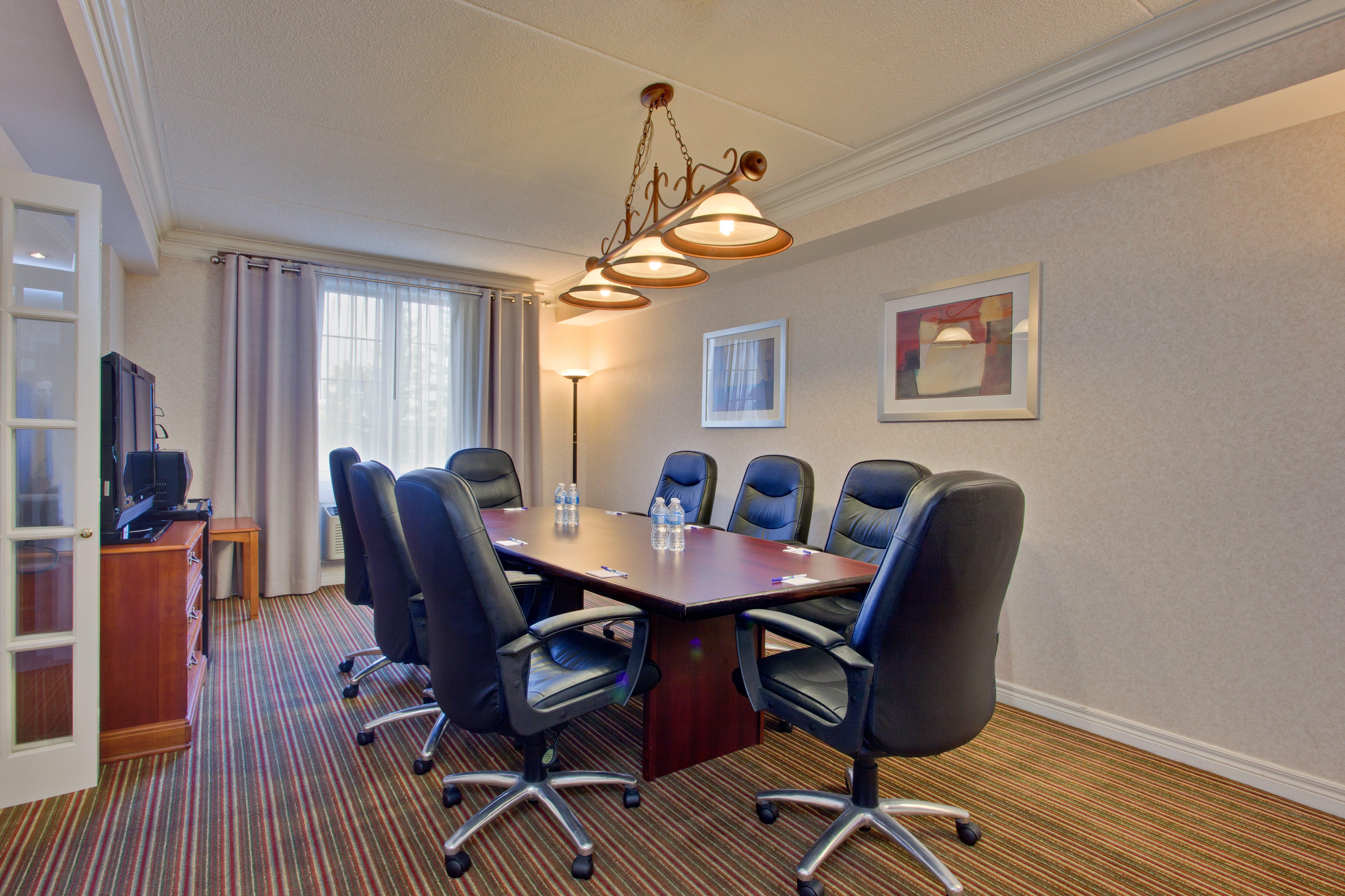 Holiday Inn Express Whitby Oshawa By Ihg Bagian luar foto