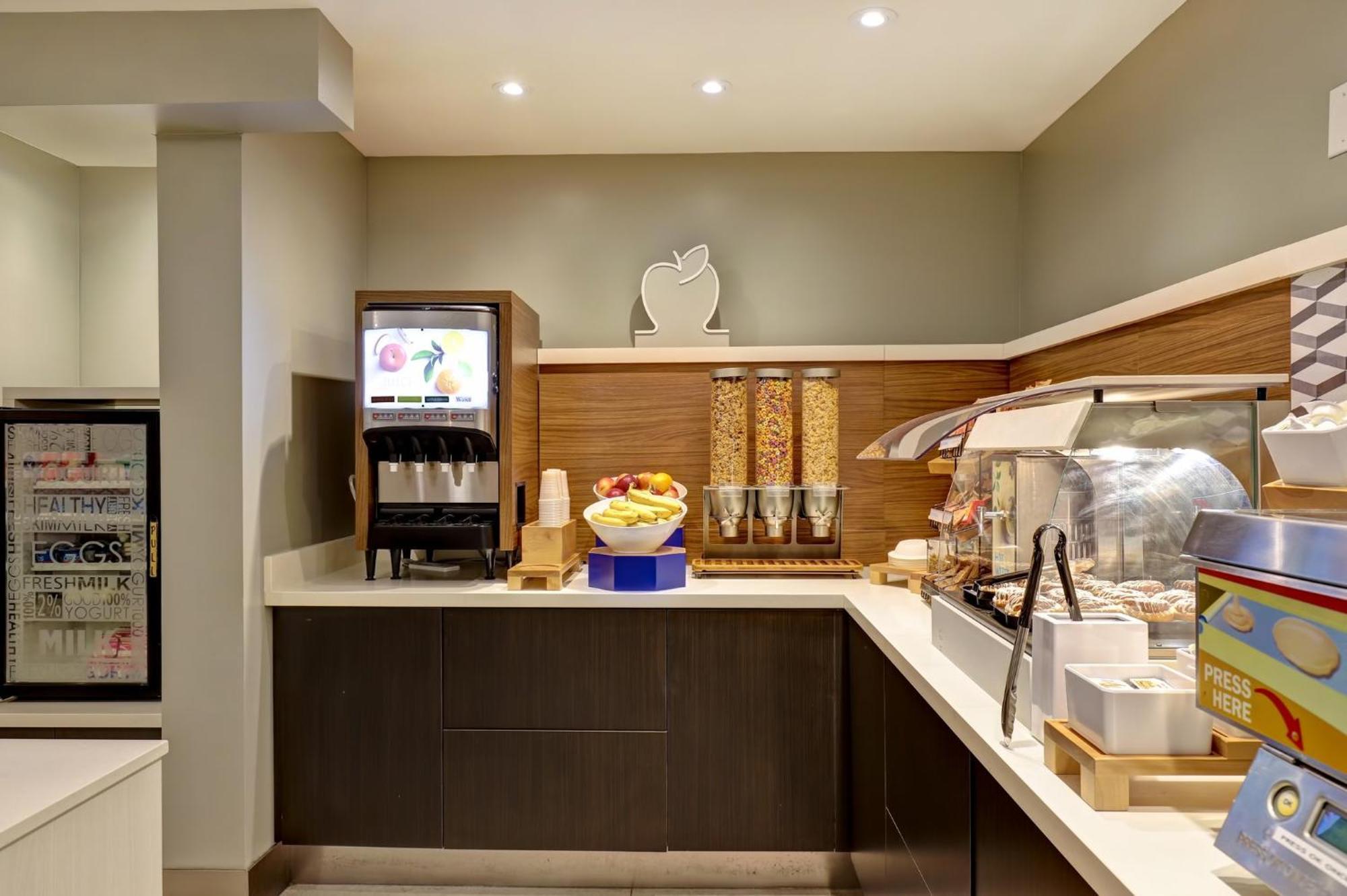 Holiday Inn Express Whitby Oshawa By Ihg Bagian luar foto