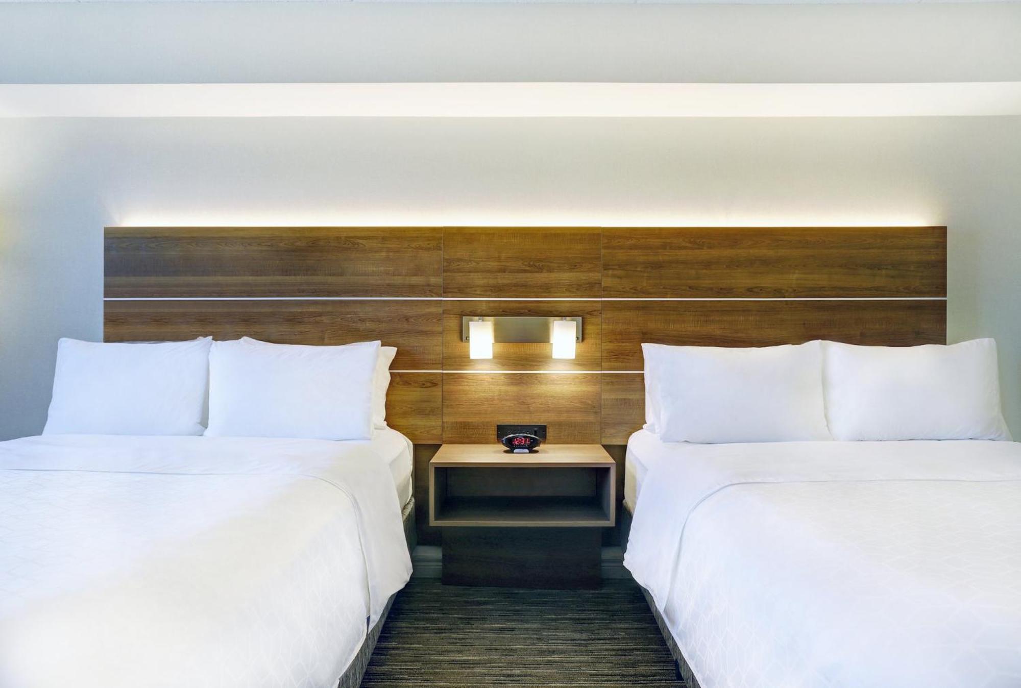 Holiday Inn Express Whitby Oshawa By Ihg Bagian luar foto
