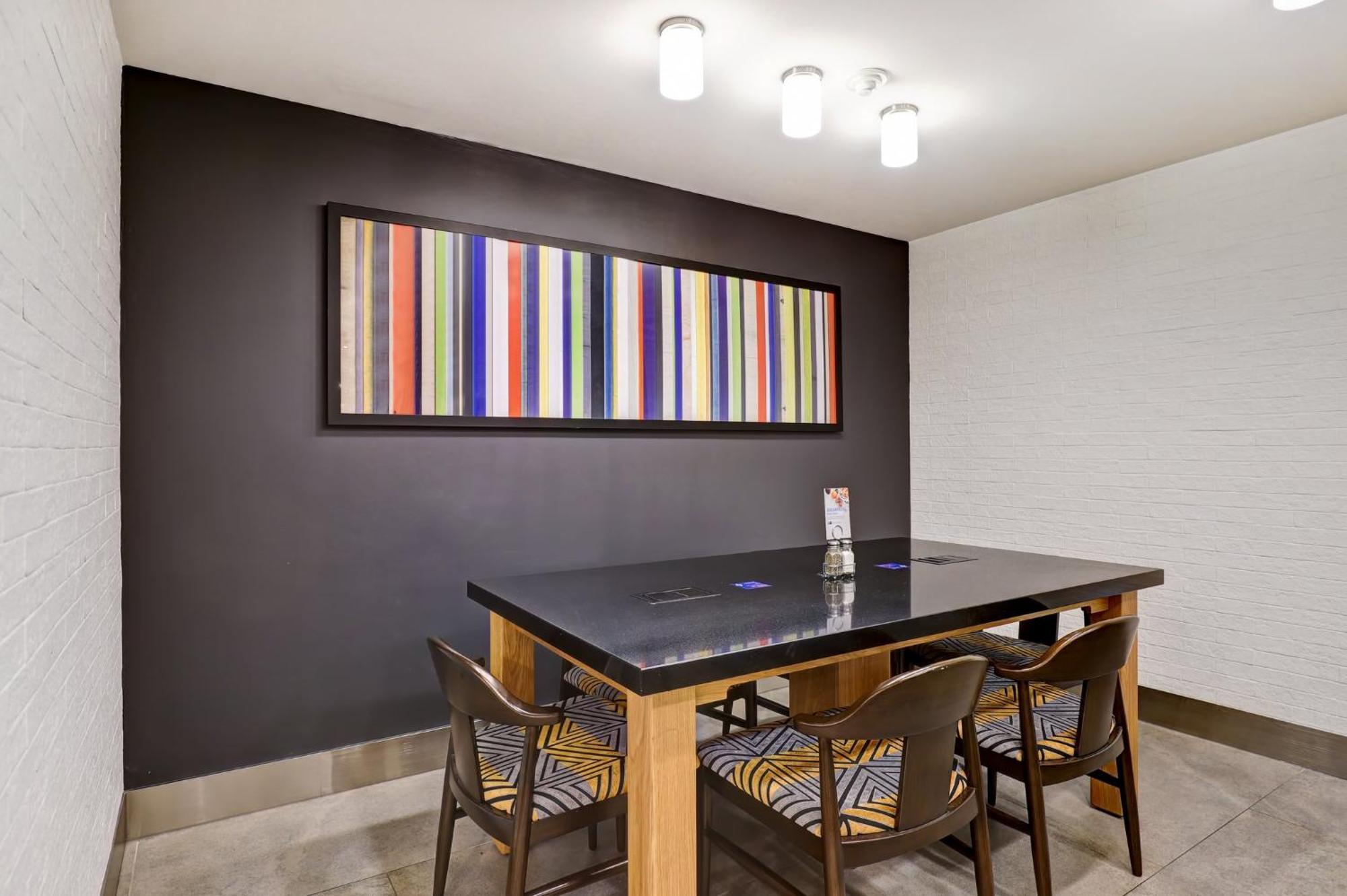 Holiday Inn Express Whitby Oshawa By Ihg Bagian luar foto