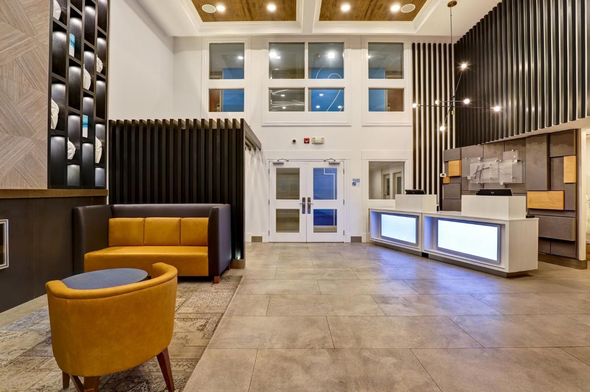 Holiday Inn Express Whitby Oshawa By Ihg Bagian luar foto