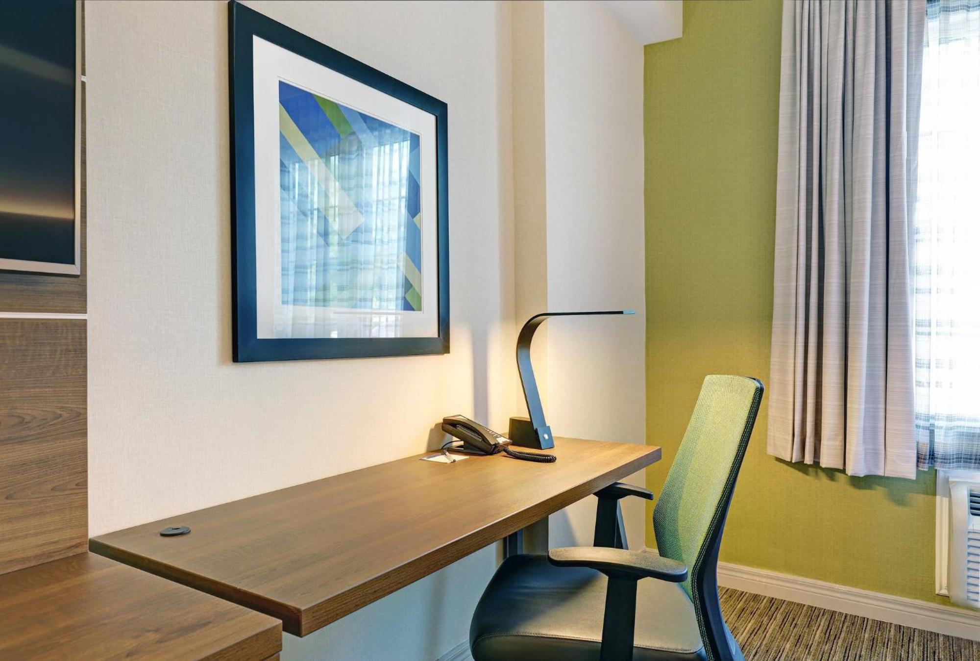 Holiday Inn Express Whitby Oshawa By Ihg Bagian luar foto