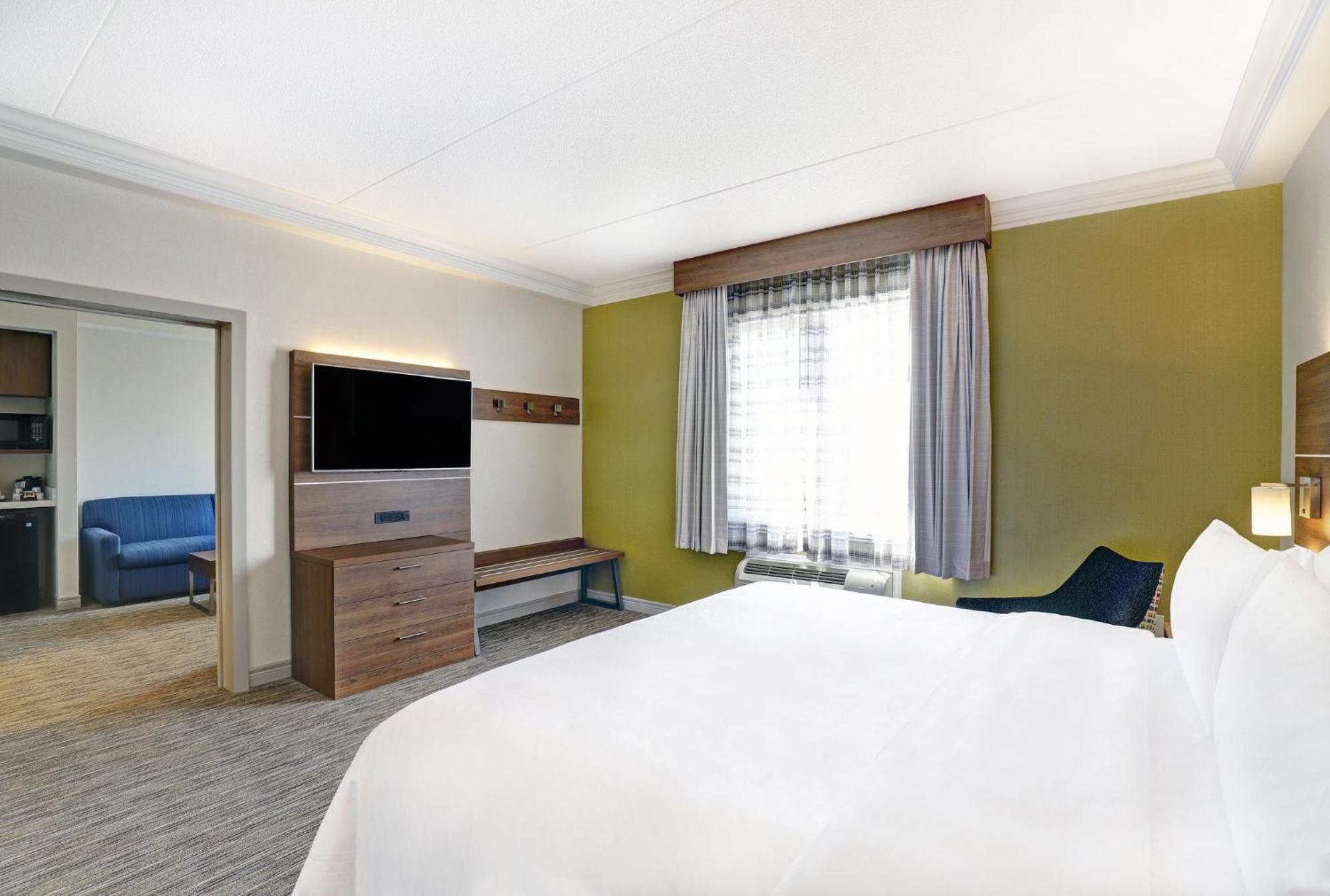 Holiday Inn Express Whitby Oshawa By Ihg Bagian luar foto