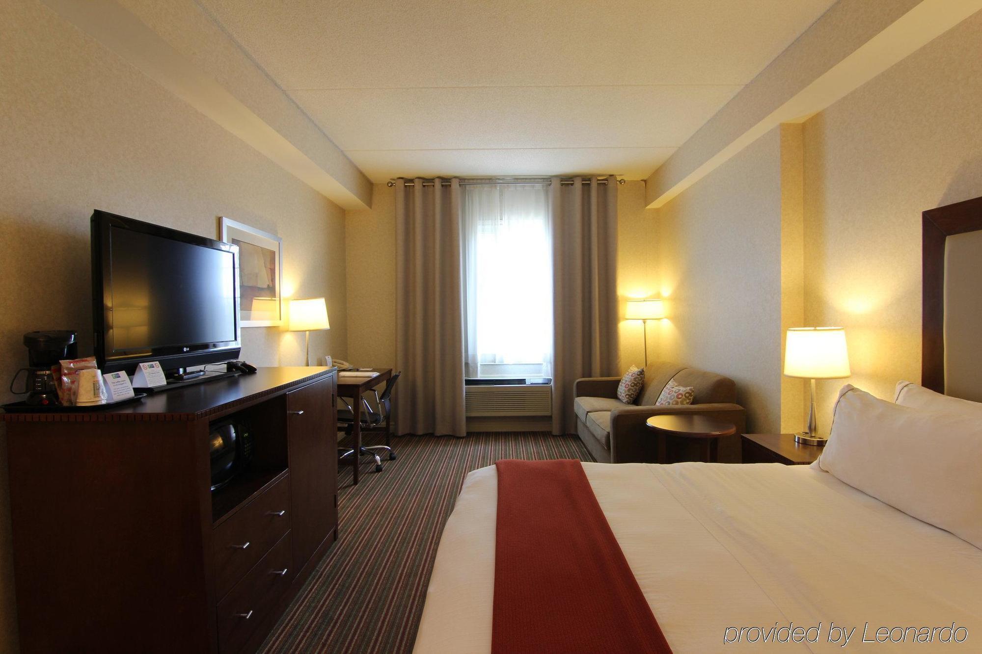 Holiday Inn Express Whitby Oshawa By Ihg Bagian luar foto