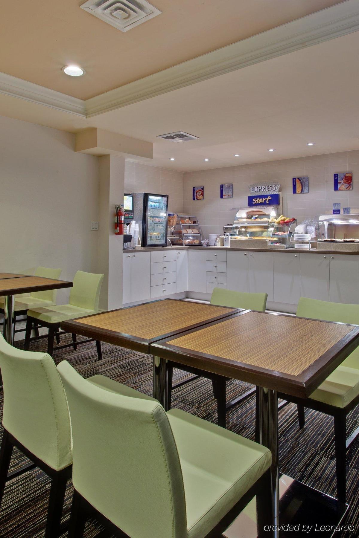 Holiday Inn Express Whitby Oshawa By Ihg Bagian luar foto