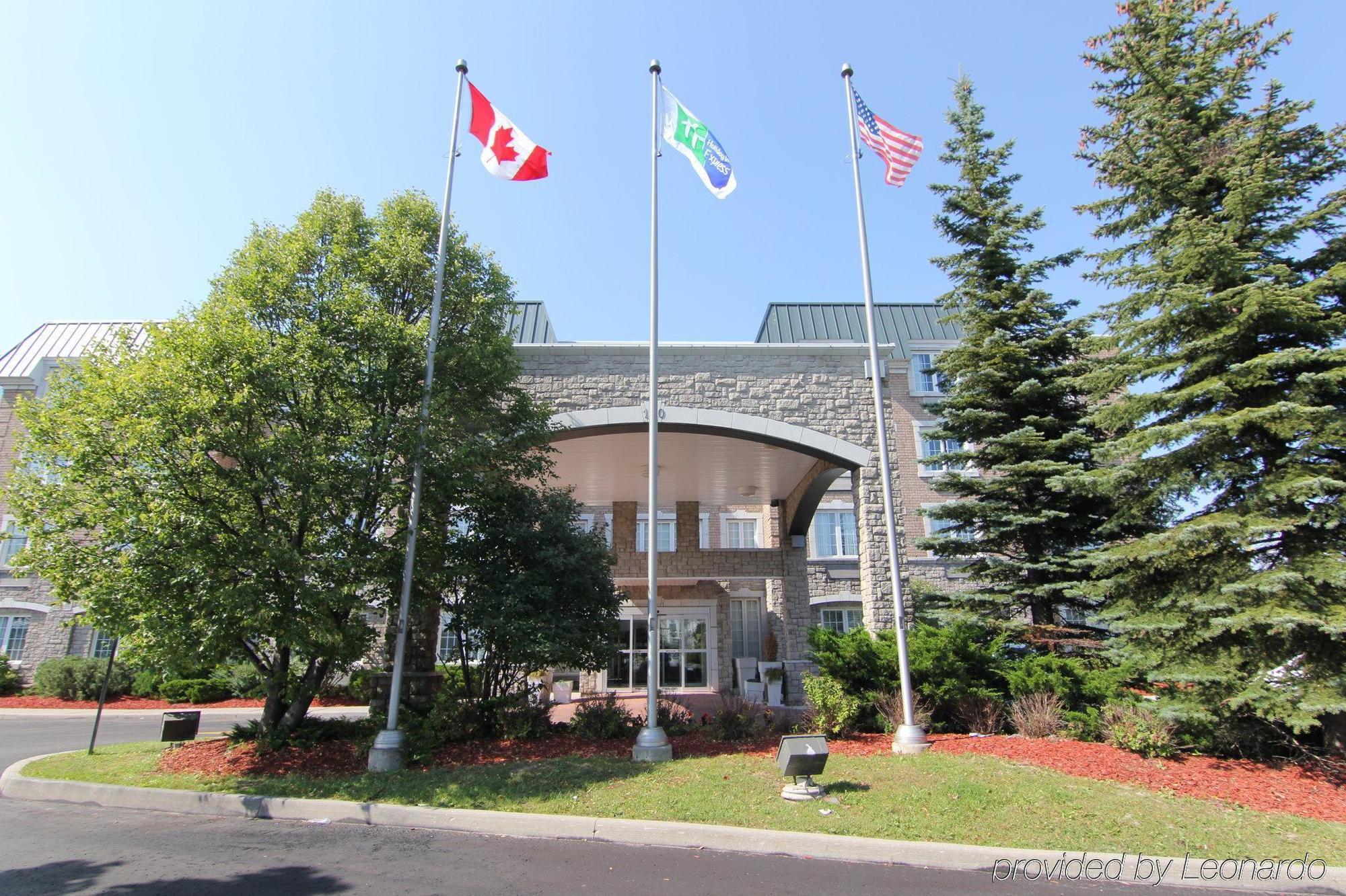 Holiday Inn Express Whitby Oshawa By Ihg Bagian luar foto