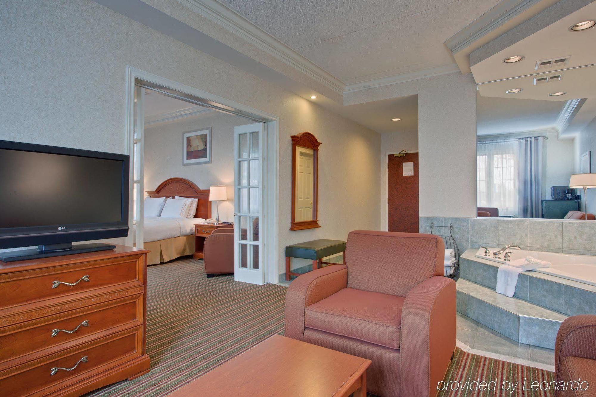 Holiday Inn Express Whitby Oshawa By Ihg Ruang foto